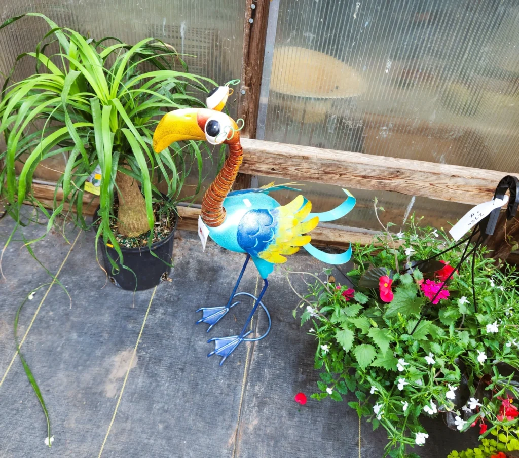 flamingo-lawn-ornaments
